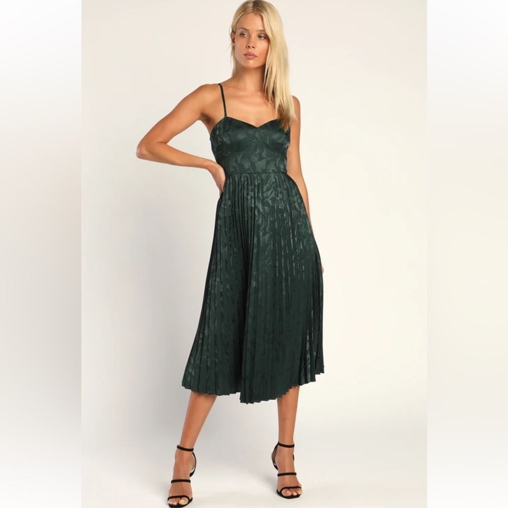 Lulu's Regal Romance Emerald Floral Jacquard Pleated Satin Midi Dress